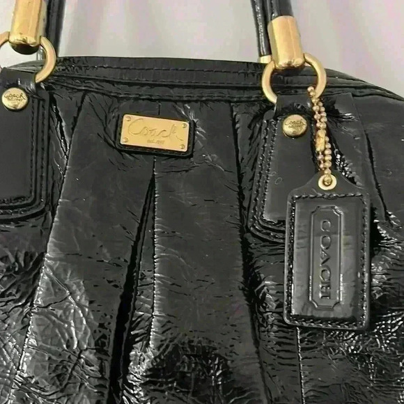 Coach vintage black patent leather purse with removable chain! - Picture 2 of 8